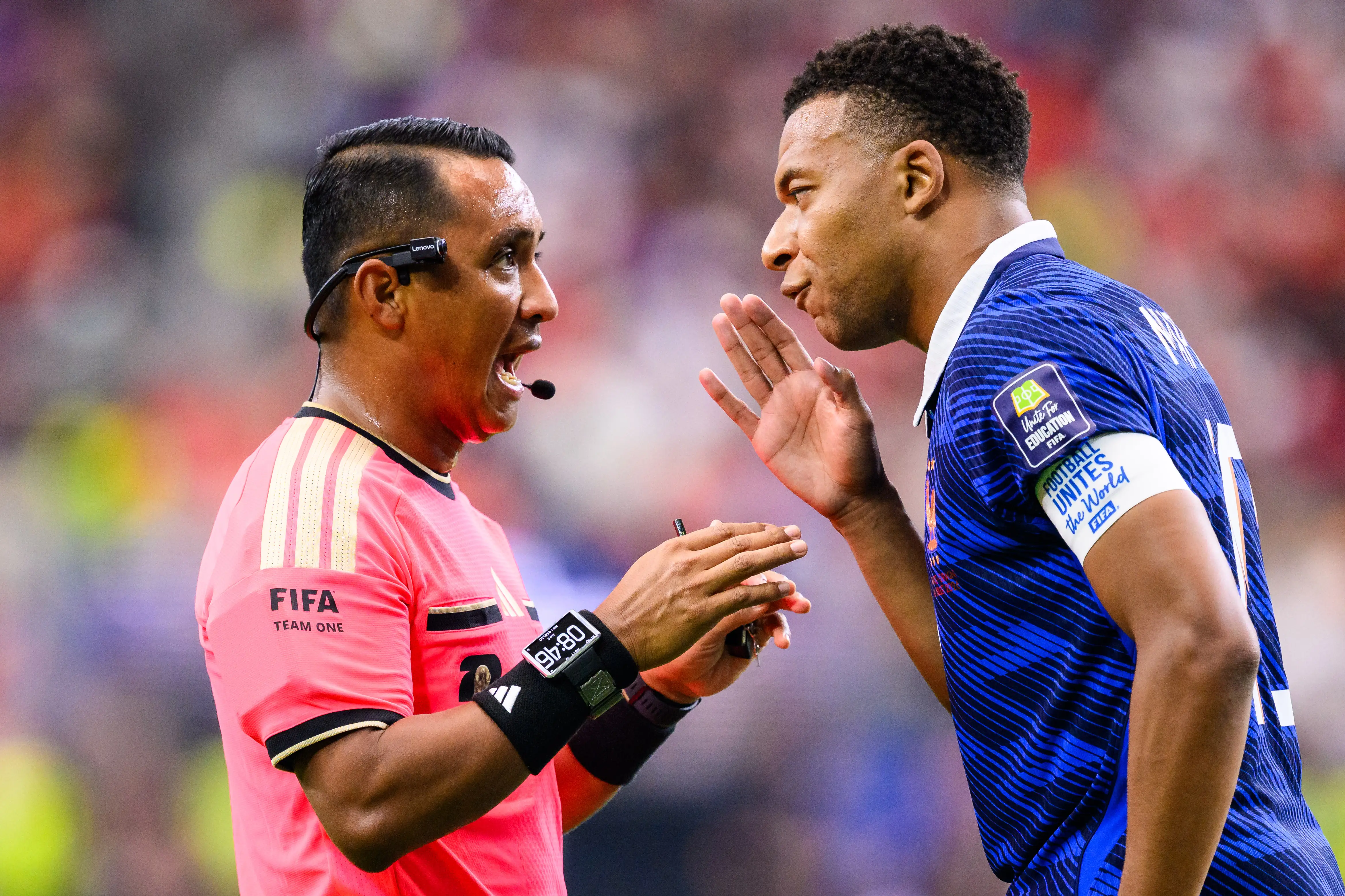 2026 World Cup - France vs. Spain
14 July 2026, United States, Arlington: Soccer, Men: World Cup, France vs. Spain, Final Round, Semifinal, Dallas Stadium. Kylian Mbappé (France) speaks with referee Ivan Barton