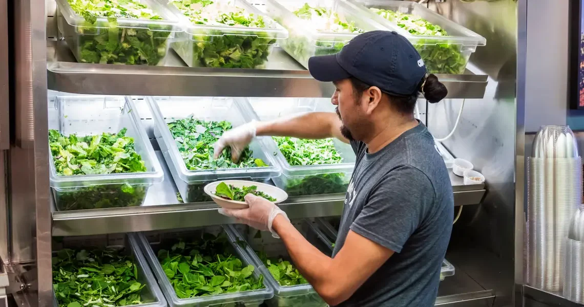 Taco Bell and other major chains are taking a hit from the cyclospora outbreak, early foot traffic data shows