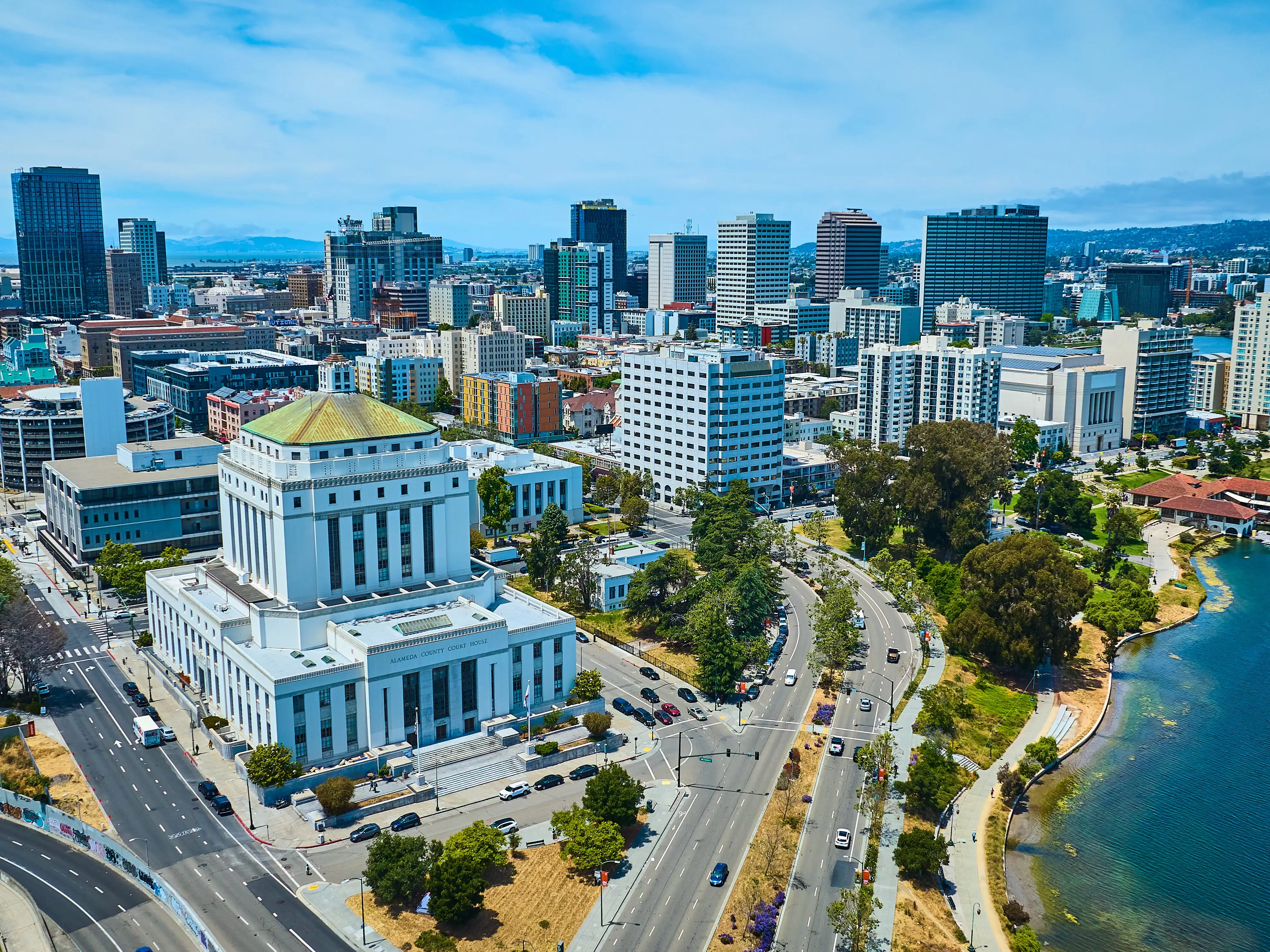 Wide view of Oakland City in California with aerial of Alameda County Superior Courthouse stock photo