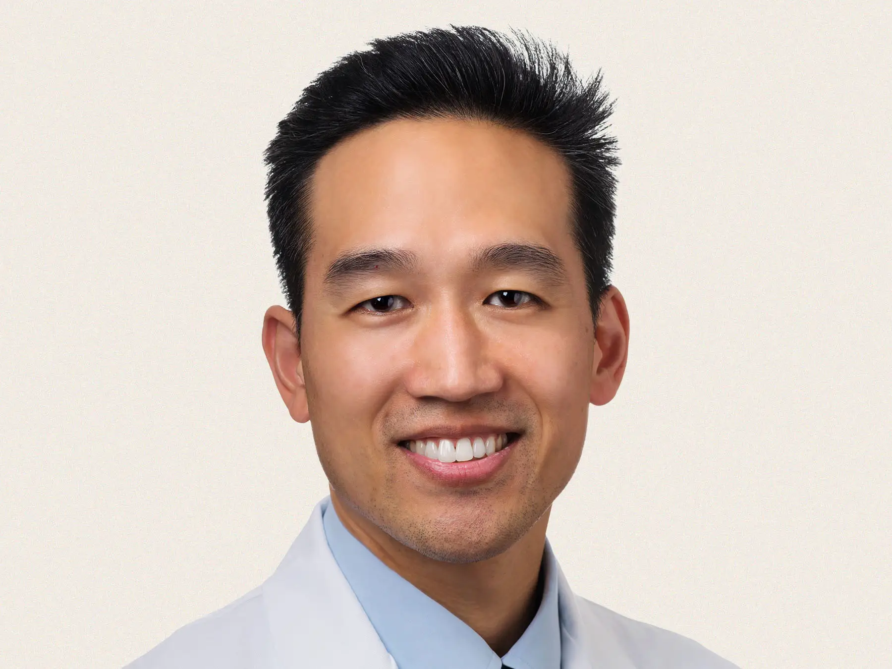 Headshot of gastroenterologist Stephen Chang