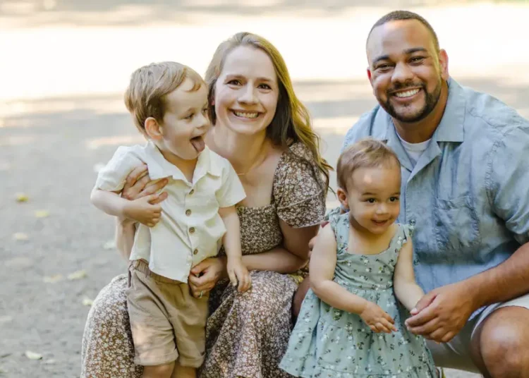 A millennial retired early by investing in real estate and one index fund. He explains why he likes owning both assets.