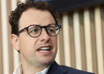 Anthropic is heating up the midterm proxy war over AI regulation