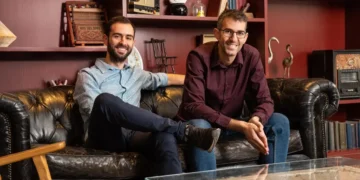 Founders who sold their startup to Cisco raise $34 million to kill IT tickets. Read their new AI startup’s pitch deck.
