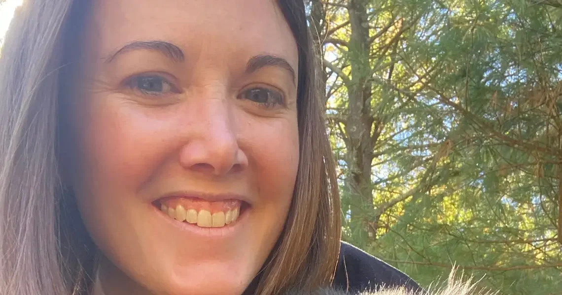 I racked up $40,000 in credit card debt and kept it a secret from everyone. At 40, I had to move in with my parents to pay it down.