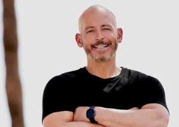 A 51-year-old personal trainer shares his 20-minute workout to build an maintain muscle