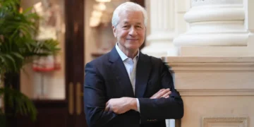 Jamie Dimon said insecurity can ruin CEOs. Here’s how to spot a fragile ego hiding behind confidence.