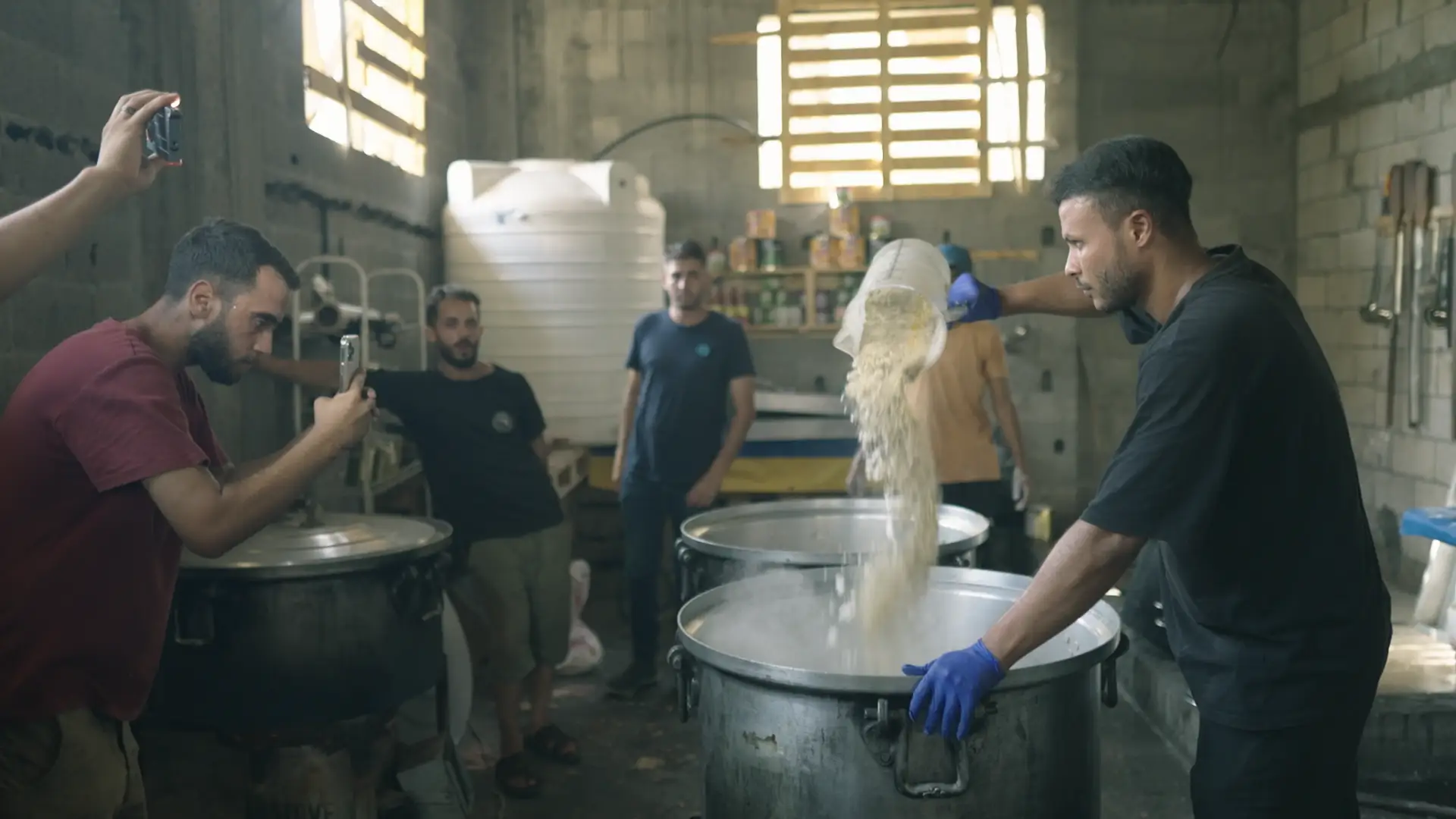 Food influencer Hamada Shaqoura turns community cook.