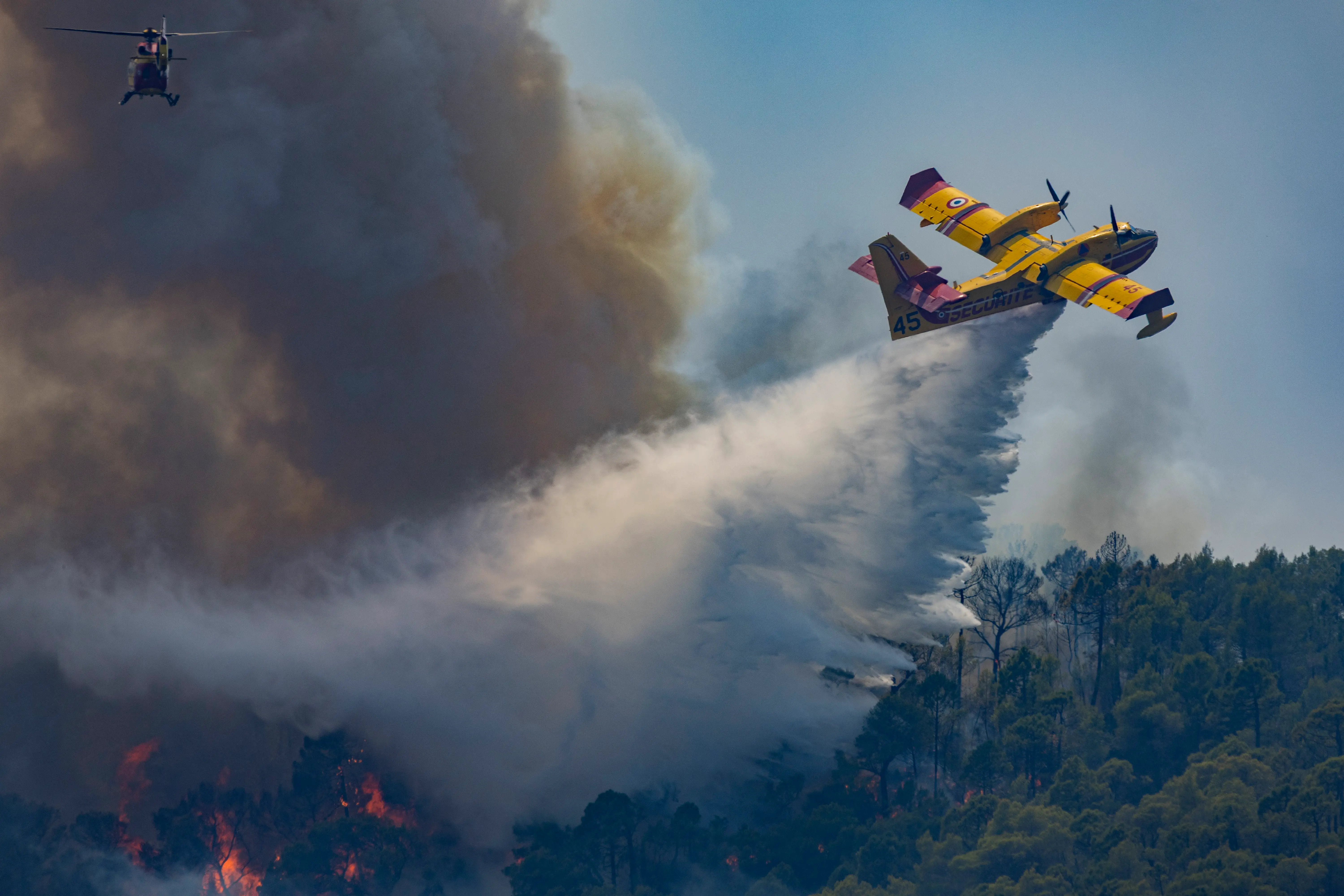 A Canadair water bomber.