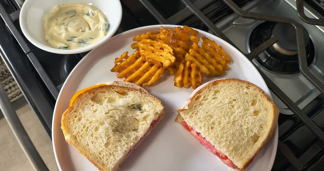 I tried Ina Garten’s tomato sandwich recipe — and found it to be the perfect easy summer lunch