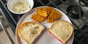 I tried Ina Garten’s tomato sandwich recipe — and found it to be the perfect easy summer lunch
