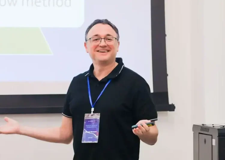A Spanish professor struggled to save money in the US. Moving abroad helped him reach Lean FI at 47.