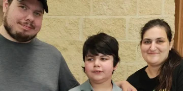 I make up to $1,000 a month doing people’s laundry in my house. The flexibility allows me to support my autistic son.