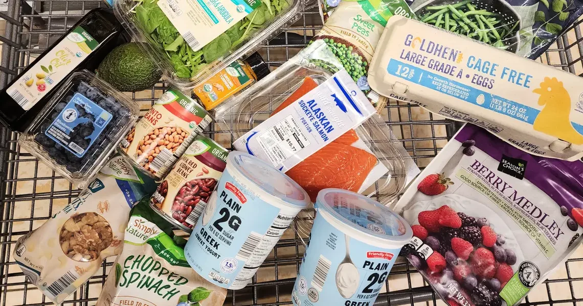 I’m a registered dietitian. Here are 12 of my favorite budget-friendly anti-inflammatory foods at Aldi.