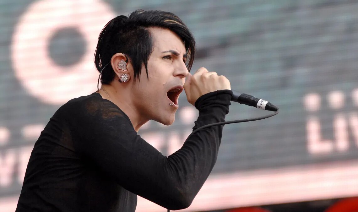 This 2000s Emo Frontman Recalled Absurd ‘Advice’ That Has Us Wondering if Record Labels Were Ever Useful
