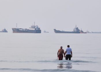 Trump says U.S. military will reimpose blockade on Iranian ports