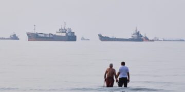 Trump says U.S. military will reimpose blockade on Iranian ports