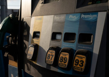 U.S. Average Gas Price Returns to $4 a Gallon as Iran Crisis Escalates