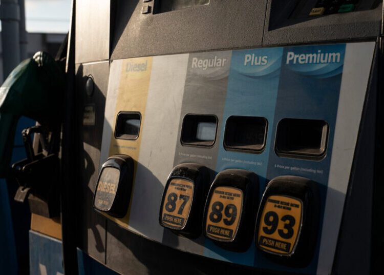 U.S. Average Gas Price Returns to $4 a Gallon as Iran Crisis Escalates