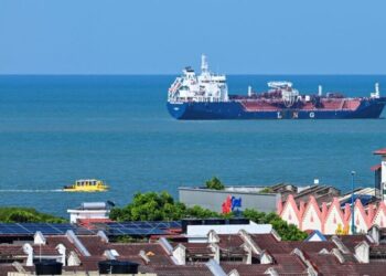 Why One Global Shipping Choke Point Isn’t a Blueprint for Another