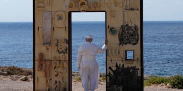On July Fourth, Pope Leo urges U.S. to welcome, protect and assist immigrants
