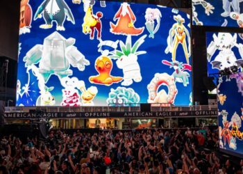 Thousands of ‘Pokémon Go’ Players Descend on Times Square to Defeat Mewtwo