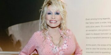 Dolly Parton Musical Sets Broadway Opening for Singer’s 81st Birthday