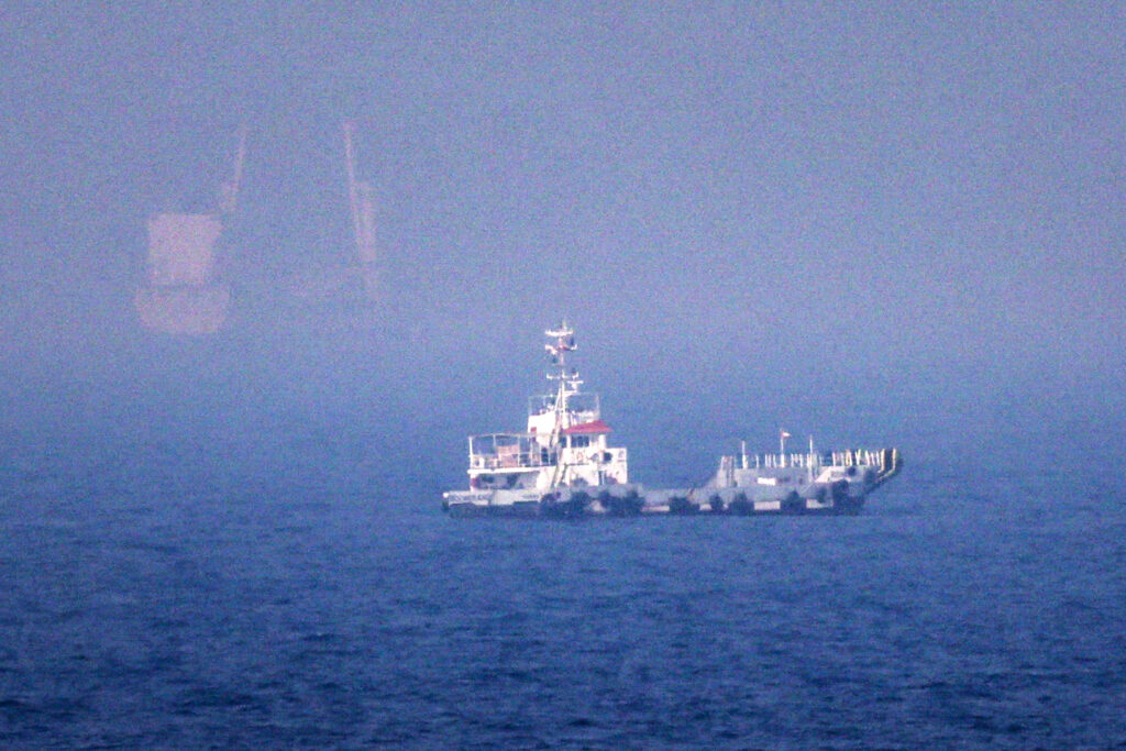 Oil prices jump after Trump’s threats on Strait of Hormuz