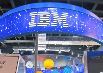 Why IBM just suffered its worst stock crash of all time—and what it says about the market’s two bubbles