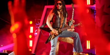 Lenny Kravitz Chooses to Wear the Most Bizarre Gym Apparel, but I Can’t Argue With His Logic