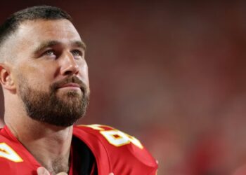 Travis Kelce Responds to AI-Generated Photo of His and Taylor Swift’s Wedding