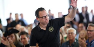 Josh Shapiro’s push for an all-day phone ban in schools tests what actually helps anxious teens