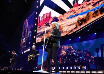 Legendary Rocker Gets Famous Family Support at Epic Comeback Concert