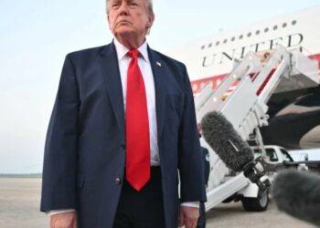 The new Air Force One controversy is really about a 90-year power struggle over presidential travel