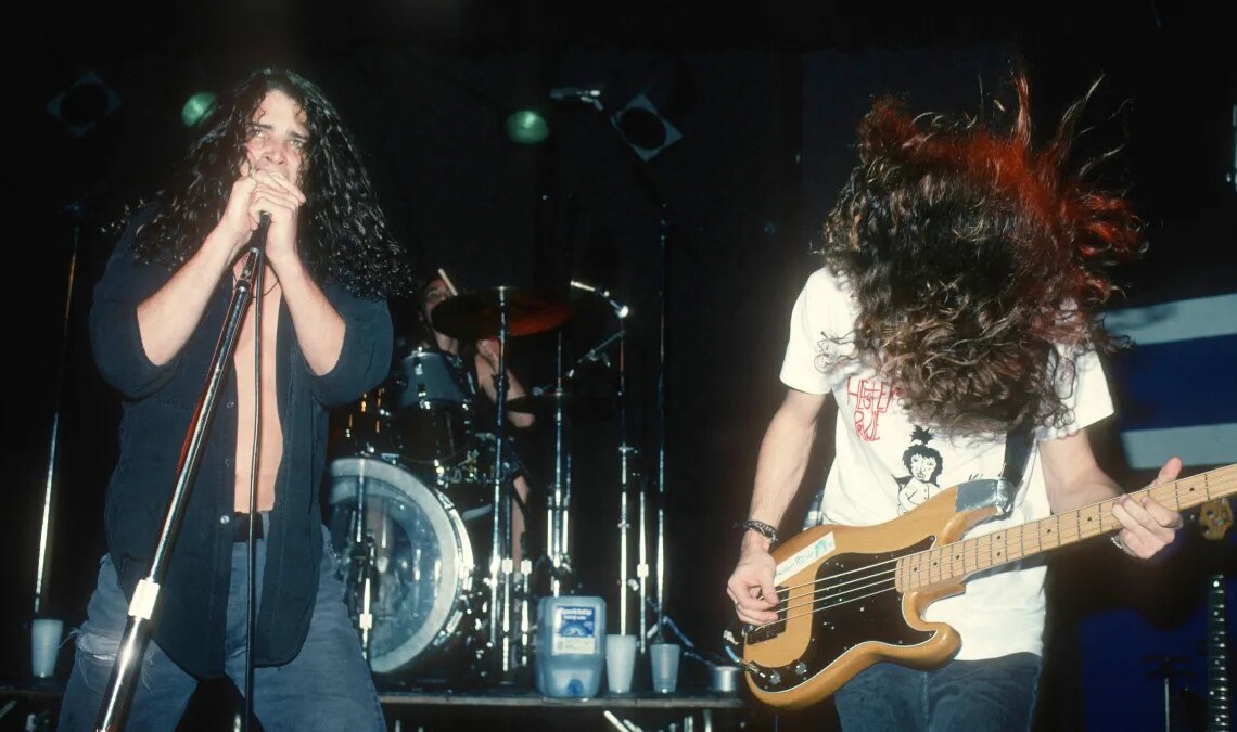 3 Grunge Songs to Play at Your Wedding