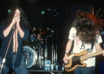 3 Grunge Songs to Play at Your Wedding