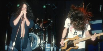 3 Grunge Songs to Play at Your Wedding