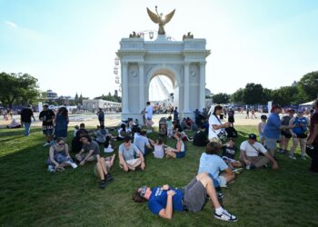 Trump’s proposed triumphal arch clears another key hurdle