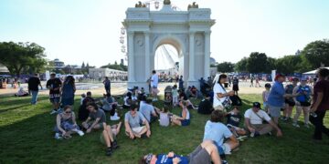 Trump’s proposed triumphal arch clears another key hurdle