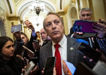 A religious sect is at the heart of an old fight getting attention in a GOP race