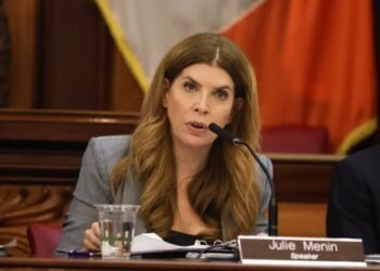 Council pay raise is sick joke on working people of New York