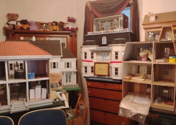 Miniatures make a comeback as young people seek to relieve stress
