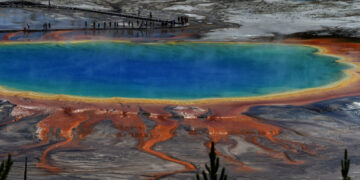 Tourists behave badly at Yellowstone’s largest hot spring