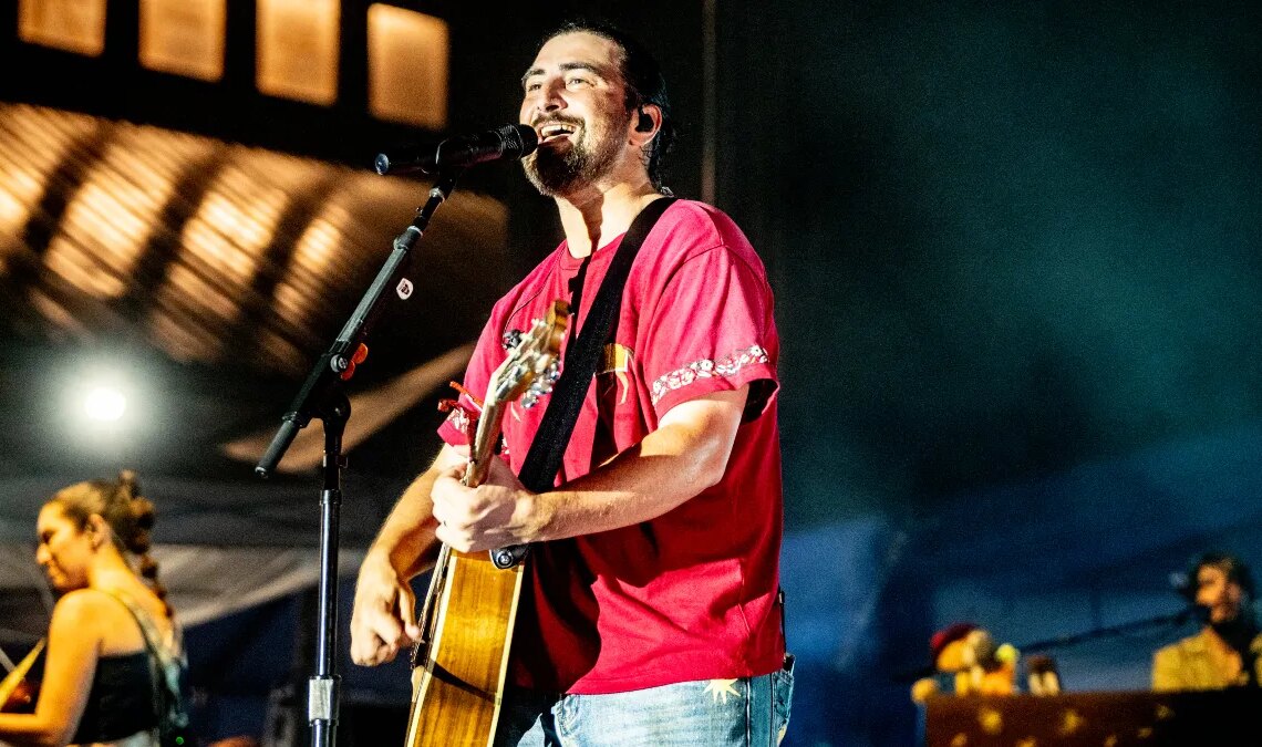 Will Noah Kahan Ever Catch a Break From This Gross Trend Happening at His Concerts?