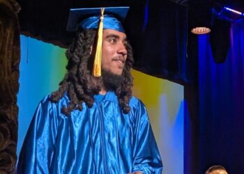 This teen was once homeless. He just delivered his class valedictorian speech.