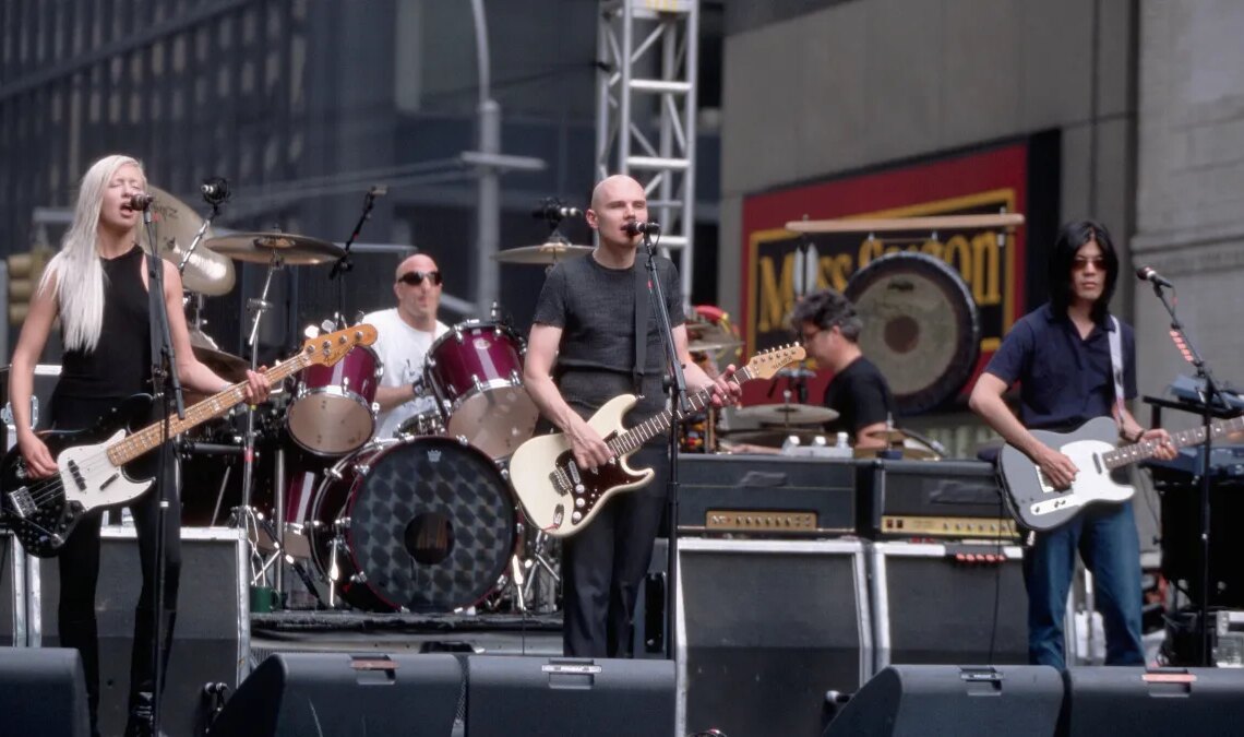 Today in 1998, More Than 100,000 Fans Gathered in Minneapolis for a Free Show on Beloved Indie Band’s Chaotic Tour
