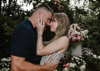 Taylor Swift and Travis Kelce’s Wedding Causes Stir Outside Madison Square Garden | Photos