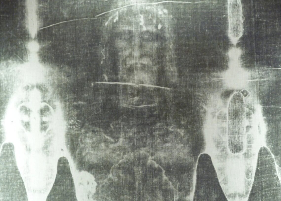 The Shroud of Turin Is Covered in Food and Animal DNA, New Study Finds
