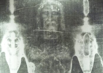 The Shroud of Turin Is Covered in Food and Animal DNA, New Study Finds