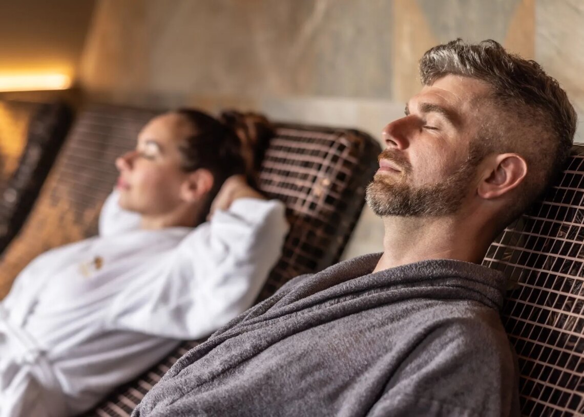 The Truth About Whether ‘Sleepcations’ Are Dangerous, According to an Insomnia Therapist