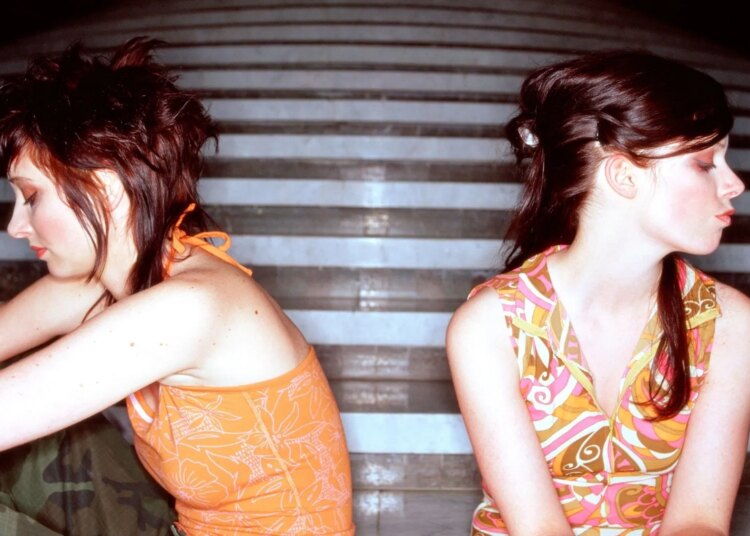 The ‘Five-Year Stranger Theory’ Explains Why So Many Friendships Quietly Fade